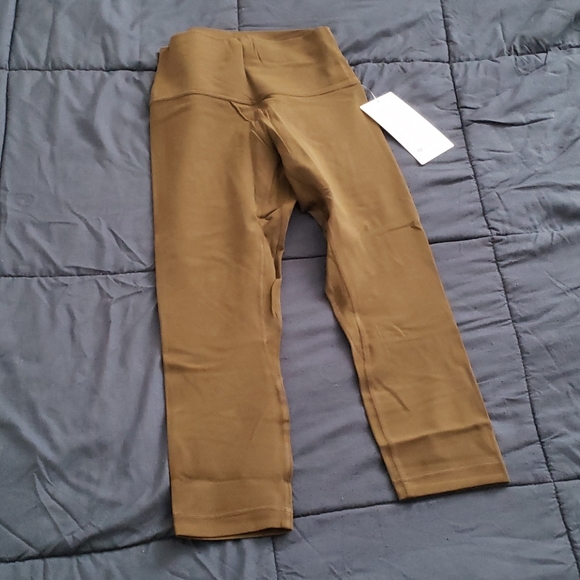 Align hr crop 21 - Picture 1 of 6